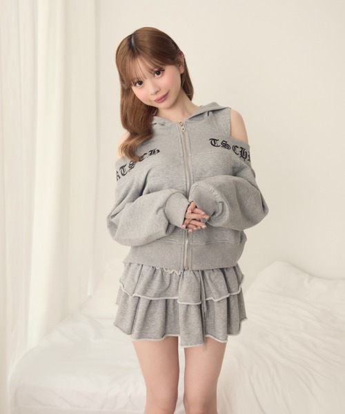 TITTY&CO.（ティティーアンドコー）の「ゴシックロゴジップパーカー（パーカー・レディース・グレー/ホワイト・FREE）」の14枚目の写真