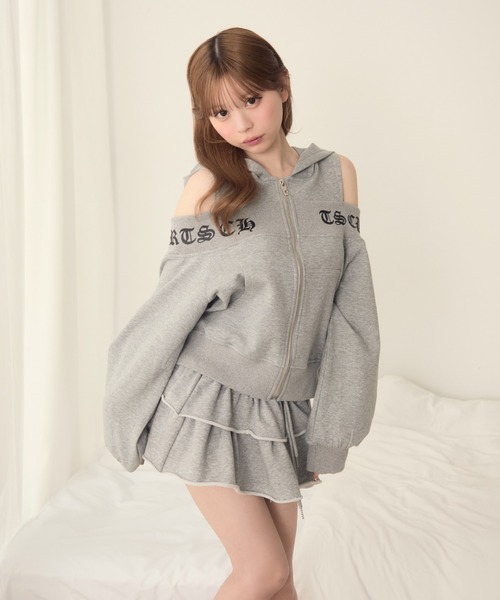 TITTY&CO.（ティティーアンドコー）の「ゴシックロゴジップパーカー（パーカー・レディース・グレー/ホワイト・FREE）」の15枚目の写真