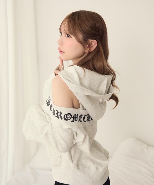 TITTY&CO.（ティティーアンドコー）の「ゴシックロゴジップパーカー（パーカー・レディース・グレー/ホワイト・FREE）」の22枚目の写真