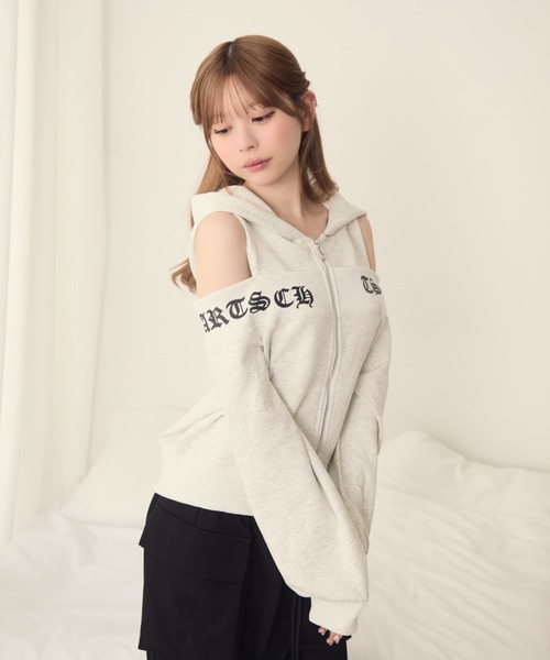 TITTY&CO.（ティティーアンドコー）の「ゴシックロゴジップパーカー（パーカー・レディース・グレー/ホワイト・FREE）」の17枚目の写真