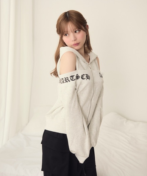 TITTY&CO.（ティティーアンドコー）の「ゴシックロゴジップパーカー（パーカー・レディース・グレー/ホワイト・FREE）」の19枚目の写真