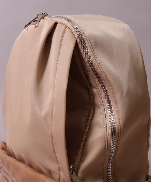 Legato Largo(レガートラルゴ)の「(LF)【Legato Largo】10ポケット/15L コンビネーション リュック(バックパック/リュック・レディース・ブラック/ネイビー/グレー/グレイッシュベージュ・ONE SIZE)」の14枚目の写真