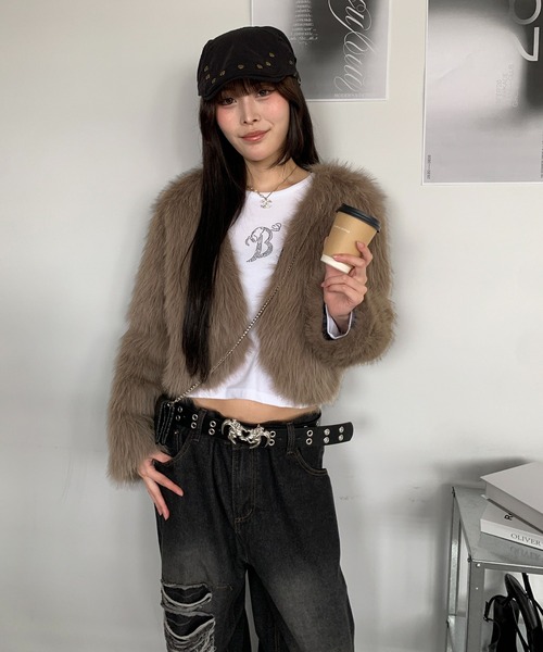 lilful(リルフル)の「ショート丈 ベーシック フェイクファーコート(その他アウター・レディース・ブラウン/ベージュ/アイボリー/ブラック・F)」の17枚目の写真
