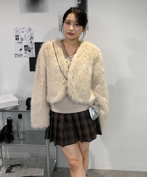 lilful(リルフル)の「ショート丈 ベーシック フェイクファーコート(その他アウター・レディース・ブラウン/ベージュ/アイボリー/ブラック・F)」の22枚目の写真