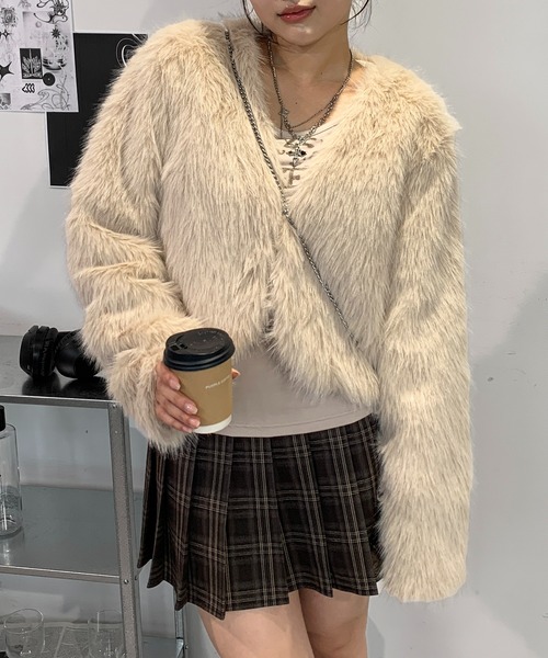 lilful(リルフル)の「ショート丈 ベーシック フェイクファーコート(その他アウター・レディース・ブラウン/ベージュ/アイボリー/ブラック・F)」の21枚目の写真