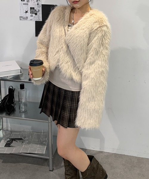 lilful(リルフル)の「ショート丈 ベーシック フェイクファーコート(その他アウター・レディース・ブラウン/ベージュ/アイボリー/ブラック・F)」の19枚目の写真
