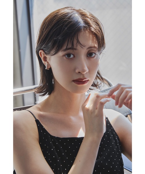 niana(ニアナ)の「パールメタルラインイヤリング ゴールド シルバー 結婚式 二次会 同窓会 成人式 パーティー お呼ばれ オケージョン フォーマル(イヤリング・レディース・シルバー/ゴールド・FREE)」の8枚目の写真