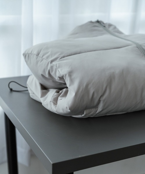 Rocky Monroe（ロッキーモンロー）の「新色追加 オーバーサイズ リアルダウン × 機能性ファイバーダウン ハイブリッドジャケット（ダウンジャケット/コート・メンズ・ブラウン/ネイビー/チャコール/グレー/ブラック/ブラック系/オフホワイト・XL/M/L）」の17枚目の写真