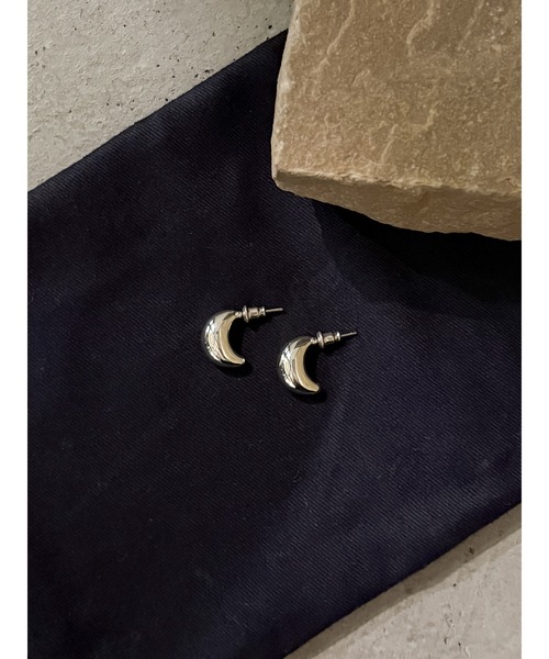 Ungrid(アングリッド)の「ミニデザインピアス(ピアス(両耳用)・レディース・シルバー/ゴールド・FREE)」の3枚目の写真