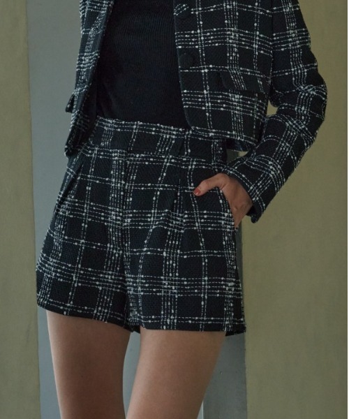 ERADIE(エラディエ)の「Tweed Check Shorts ツイードチェックショートパンツ(その他パンツ・レディース・グレー系/ホワイト系/ブラック系・FREE)」の12枚目の写真
