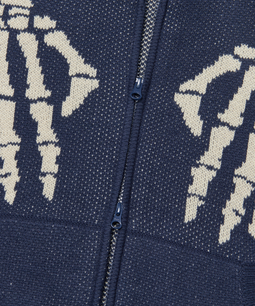 NOMANUAL(NOMANUAL)の「NM SKULL HAND COWICHAN HOODED ZIP-UP - NAVY(カーディガン/ボレロ・レディース・その他・MEDIUM/LARGE/X-LARGE)」の5枚目の写真