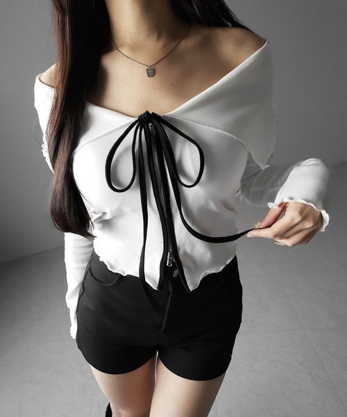 me+em select(ミームセレクト)の「【 2color 】バイカラーリボンオフショルショートトップス / bicolor ribbon off shoulder short tops ※※(Tシャツ/カットソー・レディース・ブラック/ホワイト・FREE)」の21枚目の写真