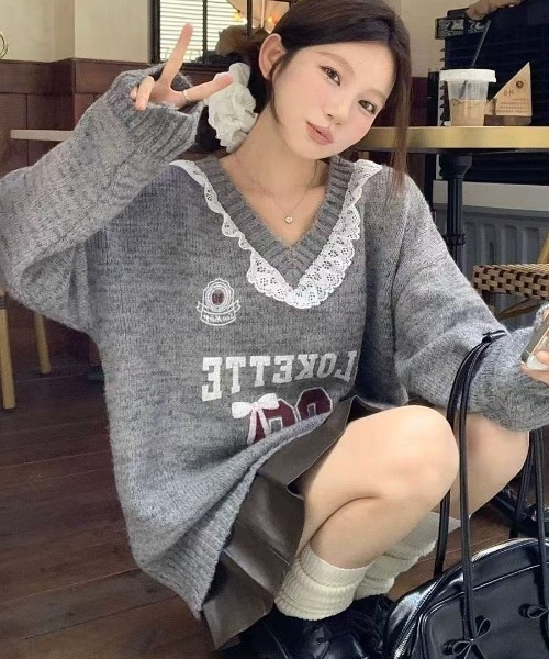 Achic(アシック)の「えりレース付きセーター(ニット/セーター・レディース・グレー/ベージュ/ネイビー・M)」の8枚目の写真