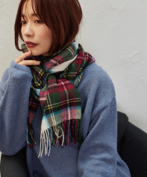 mysty woman（ミスティウーマン）の「ウールチェックストール 571638（マフラー・レディース・ネイビー系/ホワイト系その他・FREE）」の2枚目の写真