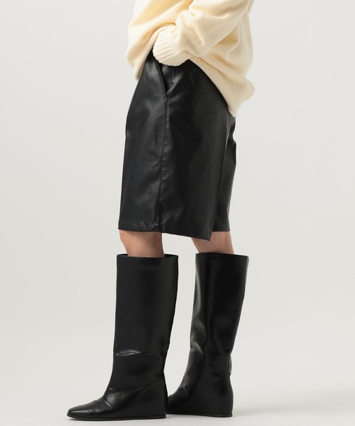 BAYFLOW（ベイフロー）の「[選べる丈感]フェイクレザーショートパンツ（その他パンツ・レディース・ブラック・MEDIUM/SMALL）」の20枚目の写真