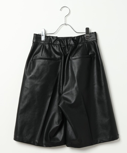 BAYFLOW（ベイフロー）の「[選べる丈感]フェイクレザーショートパンツ（その他パンツ・レディース・ブラック・MEDIUM/SMALL）」の22枚目の写真