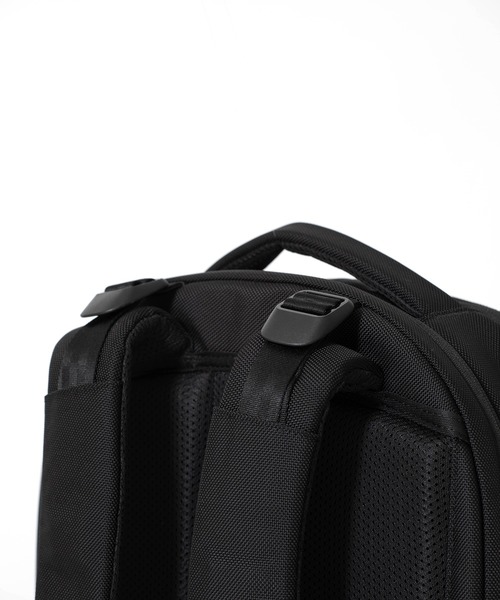incase（インケース）の「Incase Tracks Backpack 25L-Black（バックパック/リュック・メンズ・ブラック・ONE SIZE）」の9枚目の写真