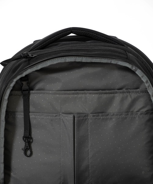 incase（インケース）の「Incase Tracks Backpack 25L-Black（バックパック/リュック・メンズ・ブラック・ONE SIZE）」の10枚目の写真