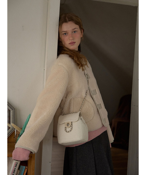 ANOETIC(アノエティック)の「COZY FAKE FUR JACKET_IVORY(ムートンコート・レディース・アイボリー・FREE)」の2枚目の写真