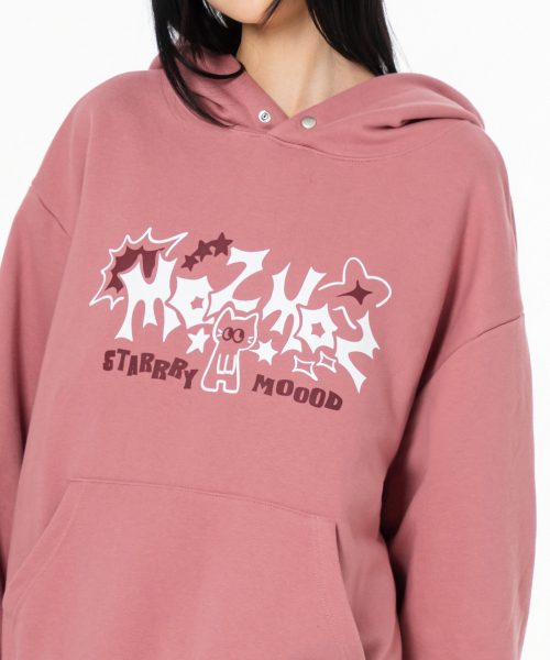 MOZMOZ(モズモズ)の「ステリームードグラフィックオーバーサイズフードピンク(パーカー・レディース・その他・M/XL/XXL)」の5枚目の写真
