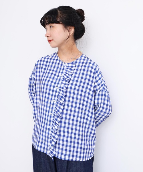 l'atelier du savon(アトリエドサボン)の「アセテートギンガム 前立てフリルブラウス(シャツ/ブラウス・レディース・ブルー/ブラック・FREE)」の9枚目の写真