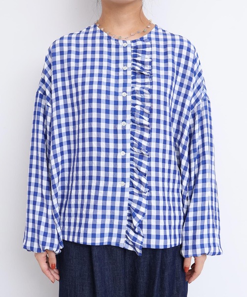 l'atelier du savon(アトリエドサボン)の「アセテートギンガム 前立てフリルブラウス(シャツ/ブラウス・レディース・ブルー/ブラック・FREE)」の22枚目の写真