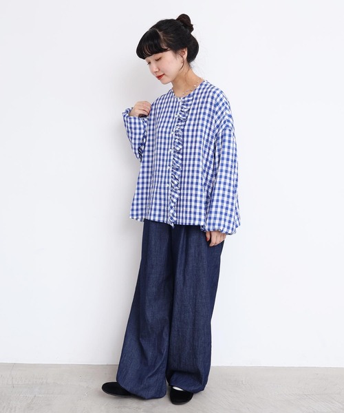 l'atelier du savon(アトリエドサボン)の「アセテートギンガム 前立てフリルブラウス(シャツ/ブラウス・レディース・ブルー/ブラック・FREE)」の16枚目の写真