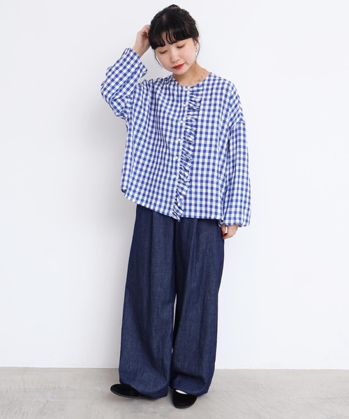 l'atelier du savon(アトリエドサボン)の「アセテートギンガム 前立てフリルブラウス(シャツ/ブラウス・レディース・ブルー/ブラック・FREE)」の13枚目の写真