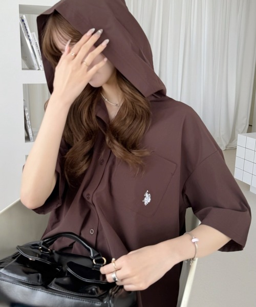 U.S. POLO ASSN.(ユーエスポロアッスン)の「【U.S. POLO ASSN.】冷感 布帛 フードシャツ(シャツ/ブラウス・レディース・アイボリー/スミクロ/ブラウン・M/L)」の15枚目の写真