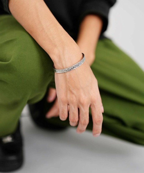 LION HEART（ライオンハート）の「【LION HEART】HAWAIIAN バングル/サージカルステンレス（金属アレルギー対応）（バングル/リストバンド・メンズ・シルバー系その他2/シルバー系その他3/シルバー系1/シルバー・FREE）」の22枚目の写真