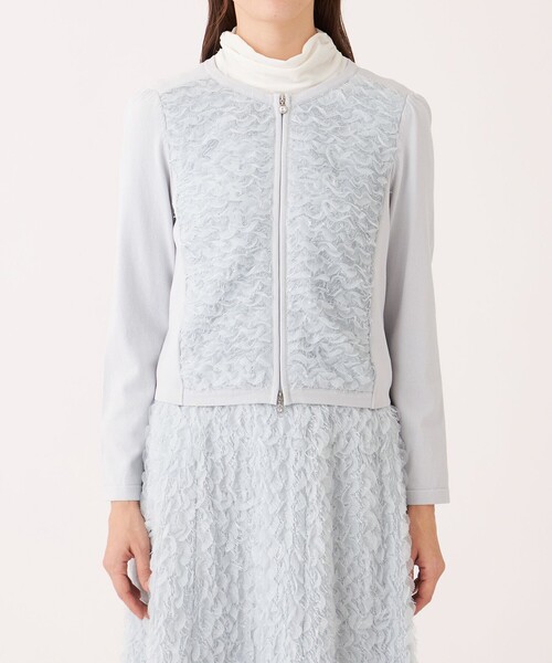 TO BE CHIC(トゥー ビー シック)の「フェザー刺しゅう コンビカーディガン(カーディガン/ボレロ・レディース・グレー系その他/ブラック・40/42)」の8枚目の写真