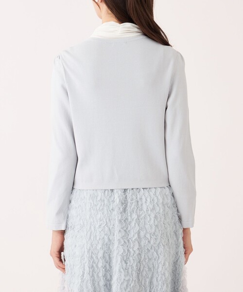 TO BE CHIC(トゥー ビー シック)の「フェザー刺しゅう コンビカーディガン(カーディガン/ボレロ・レディース・グレー系その他/ブラック・40/42)」の6枚目の写真