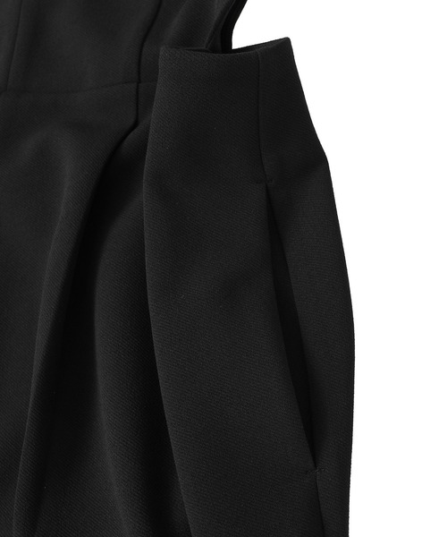 Green Parks(グリーンパークス)の「O.洗えてストレッチ Vネックジャンスカ(ジャンパースカート・レディース・ライトベージュ/ブラック・FREE)」の5枚目の写真