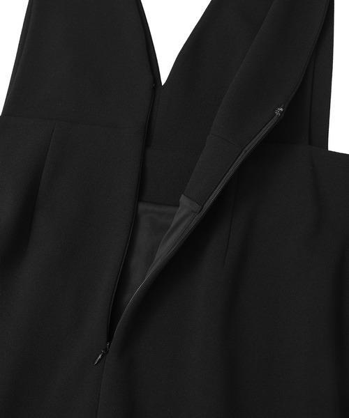 Green Parks(グリーンパークス)の「O.洗えてストレッチ Vネックジャンスカ(ジャンパースカート・レディース・ライトベージュ/ブラック・FREE)」の6枚目の写真