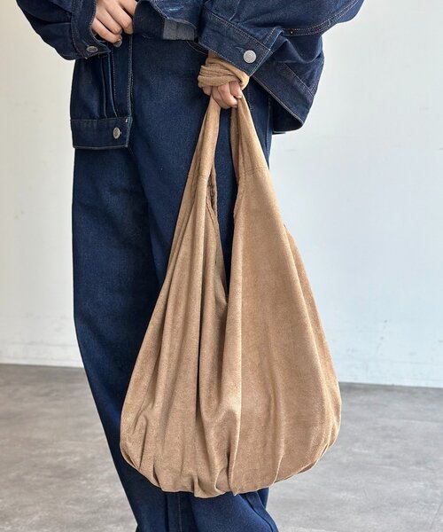 CPCM(シーピーシーエム)の「フェイクスエードワンハンドルショルダーバッグ(トートバッグ・メンズ・キャメル/ベージュ/ブラック・FREE)」の6枚目の写真