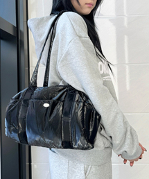 FUZZY SCAN（ファジスキャン）の「グロッシーキルティングバッグ（ショルダーバッグ）」