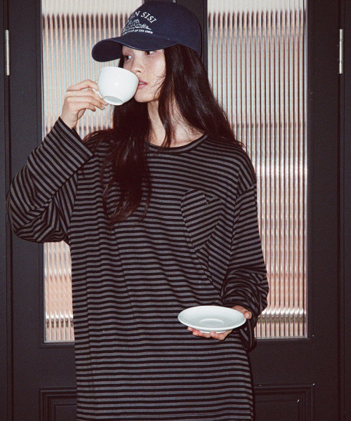 YAHNSISI（ヤーンシシ）の「ハートパッチストライプロングスリーブ - チャコール（Tシャツ/カットソー・レディース・その他・FREE）」の3枚目の写真