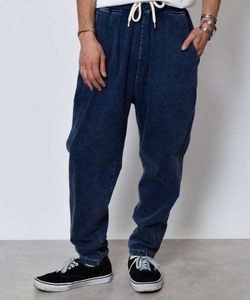 DOUBLE STEAL（ダブルスティール）の「DSインディゴ裏起毛イージースウェットタックテーパードパンツ（スウェットパンツ・メンズ・ブルー/インディゴブルー・LARGE/MEDIUM/SMALL）」の2枚目の写真