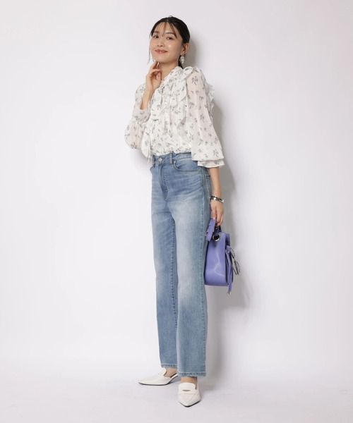 JUSGLITTY（ジャスグリッティー）の「プリントフリルショートブラウス（シャツ/ブラウス・レディース・オフホワイト/ブラック・2/1）」の12枚目の写真