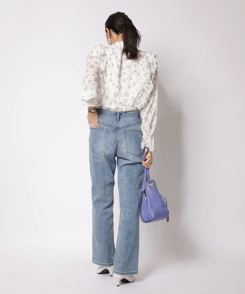 JUSGLITTY（ジャスグリッティー）の「プリントフリルショートブラウス（シャツ/ブラウス・レディース・オフホワイト/ブラック・2/1）」の13枚目の写真