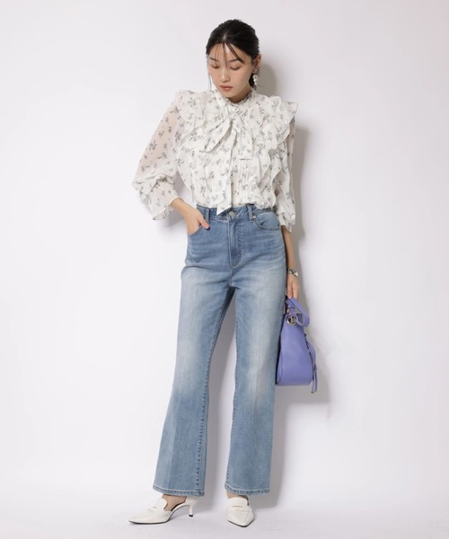 JUSGLITTY（ジャスグリッティー）の「プリントフリルショートブラウス（シャツ/ブラウス・レディース・オフホワイト/ブラック・2/1）」の14枚目の写真