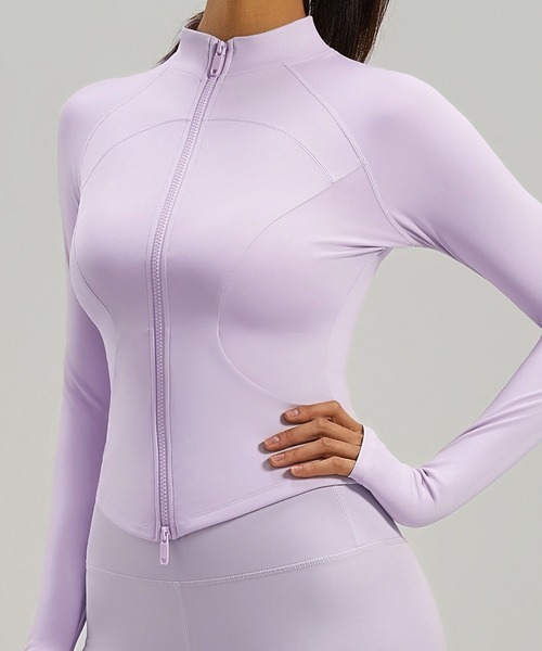 HYSSHOP(エイチワイエスショップ)の「【伸縮性あり/サムホール付き/美シルエット】長袖 ダブルジップ モックネック センターポイントヘム ヨガ トップス レディース(その他トップス・レディース・ダークブラウン/ライラック/ブラック・L/2XL/XL/M/S)」の3枚目の写真