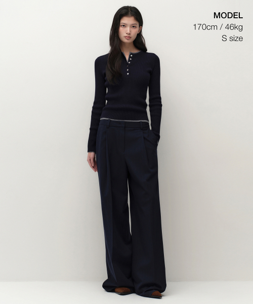 MUSINSA STANDARD WOMAN（ムシンサスタンダードウーマン）の「ウィメンズリブスリムヘンリーネックニット[ネイビー]（ニット/セーター・レディース・その他・SMALL/MEDIUM/LARGE/X-SMALL）」の2枚目の写真