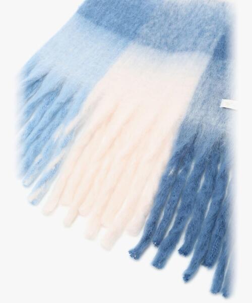 To b. by agnes b.（トゥービーバイアニエスベー）の「ブロックチェック マフラー（マフラー・レディース・ブルー・FREE）」の3枚目の写真