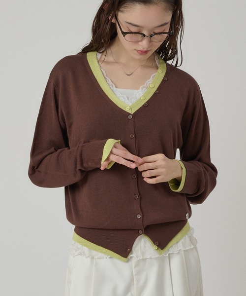 MUHET（ミュエータ）の「layered-look v-neck cardigan/ レイヤード風Vネックカーディガン（カーディガン/ボレロ・レディース・ネイビー/パープル/ブラウン/グレー・FREE）」の3枚目の写真