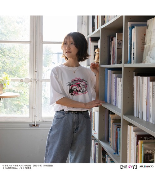 AIR TWOKYO(エアトゥーキョー)の「TVアニメ『【推しの子】』第2弾 モノトーンシーンイラストTシャツ 1(アイ)ホワイト(Tシャツ/カットソー・レディース・ホワイト・SMALL/MEDIUM/LARGE/X-LARGE/XX-LARGE)」の1枚目の写真