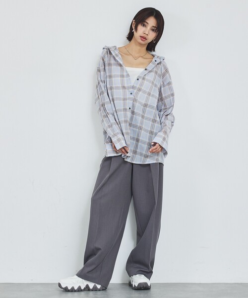 abahouse mavie（アバハウスマヴィ）の「【シアー素材】チェックフードシャツ/春服/夏服/ゆったり/羽織り（シャツ/ブラウス・レディース・サックスブルー/ホワイト・フリー）」の12枚目の写真
