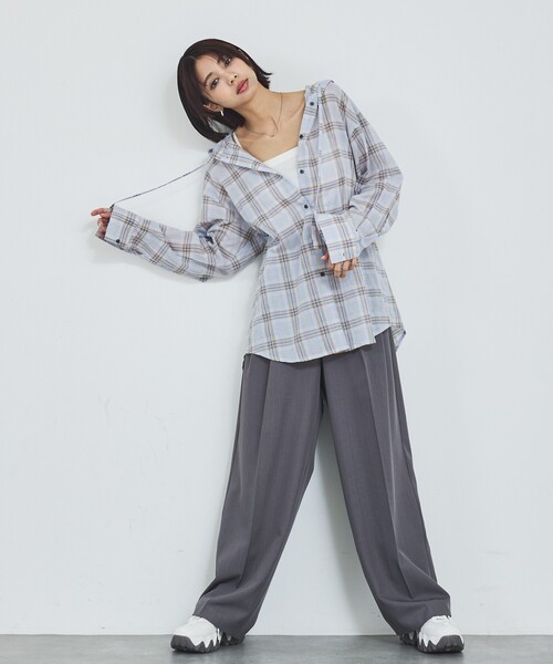 abahouse mavie（アバハウスマヴィ）の「【シアー素材】チェックフードシャツ/春服/夏服/ゆったり/羽織り（シャツ/ブラウス・レディース・サックスブルー/ホワイト・フリー）」の13枚目の写真