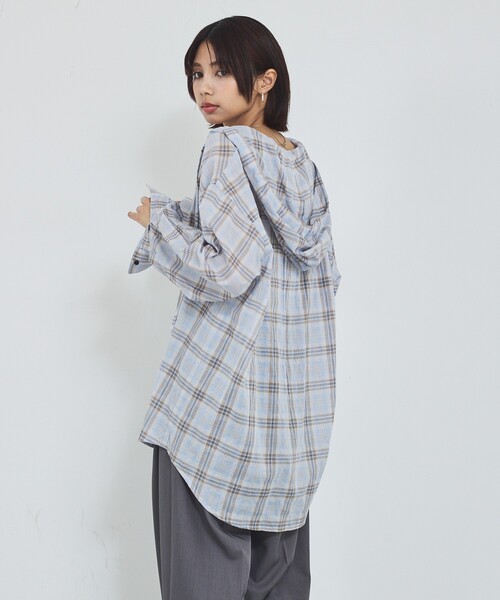 abahouse mavie（アバハウスマヴィ）の「【シアー素材】チェックフードシャツ/春服/夏服/ゆったり/羽織り（シャツ/ブラウス・レディース・サックスブルー/ホワイト・フリー）」の18枚目の写真