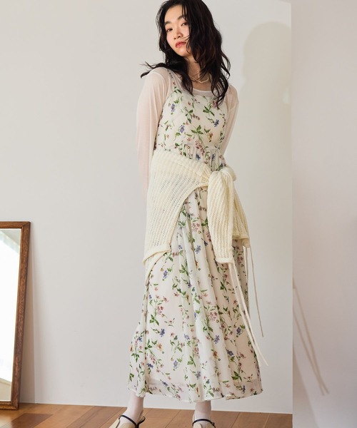 mysty woman(ミスティウーマン)の「楊柳ボタニカルキャミワンピース 659363(ワンピース・レディース・ブラック/アイボリー・FREE)」の7枚目の写真